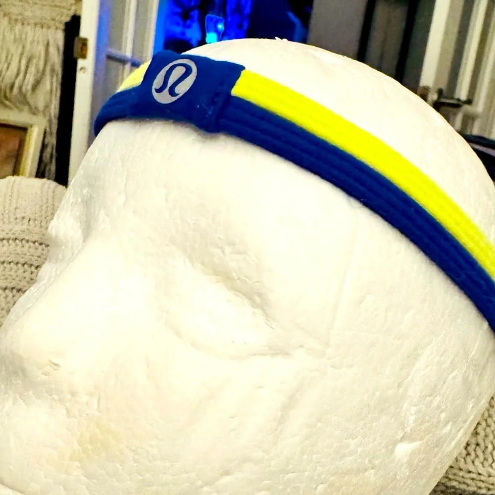Lululemon DANCE! RARE VINTAGE Headband in Sapphire Blue/Split Pea